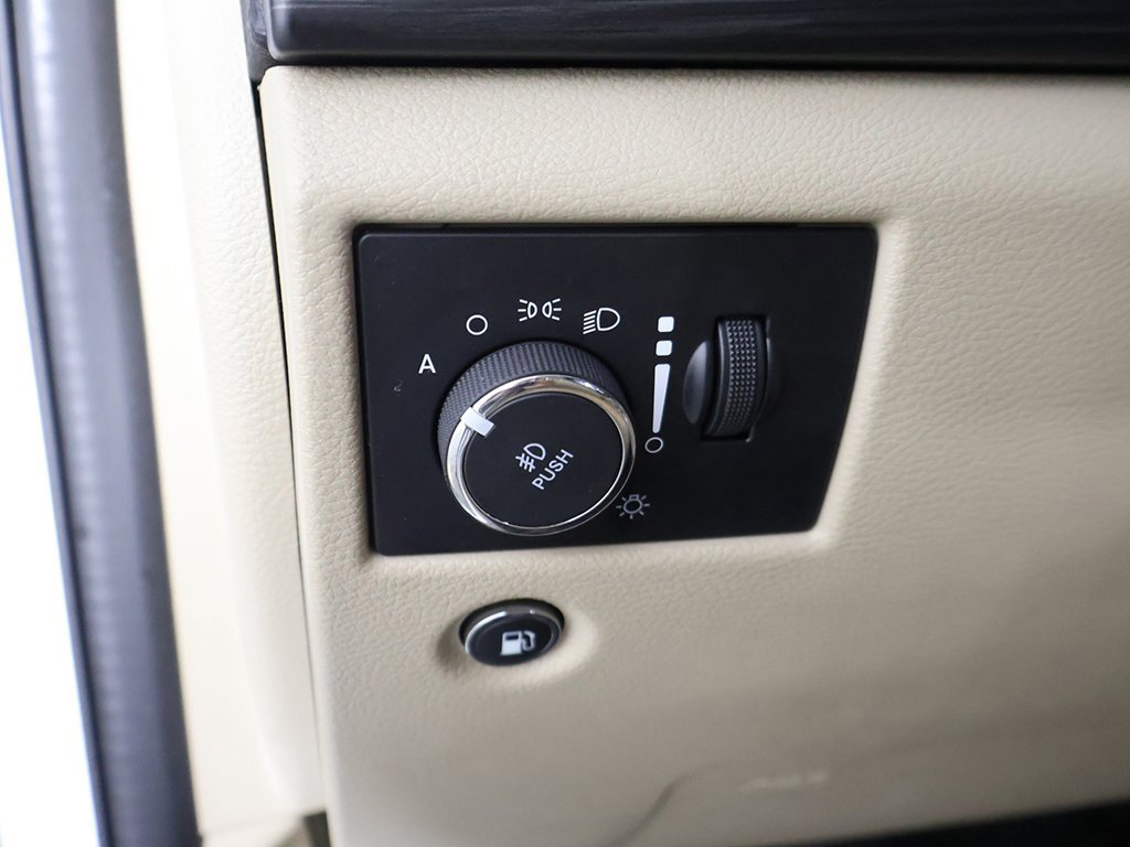 Used 2022 Jeep Grand Cherokee Laredo E image 34