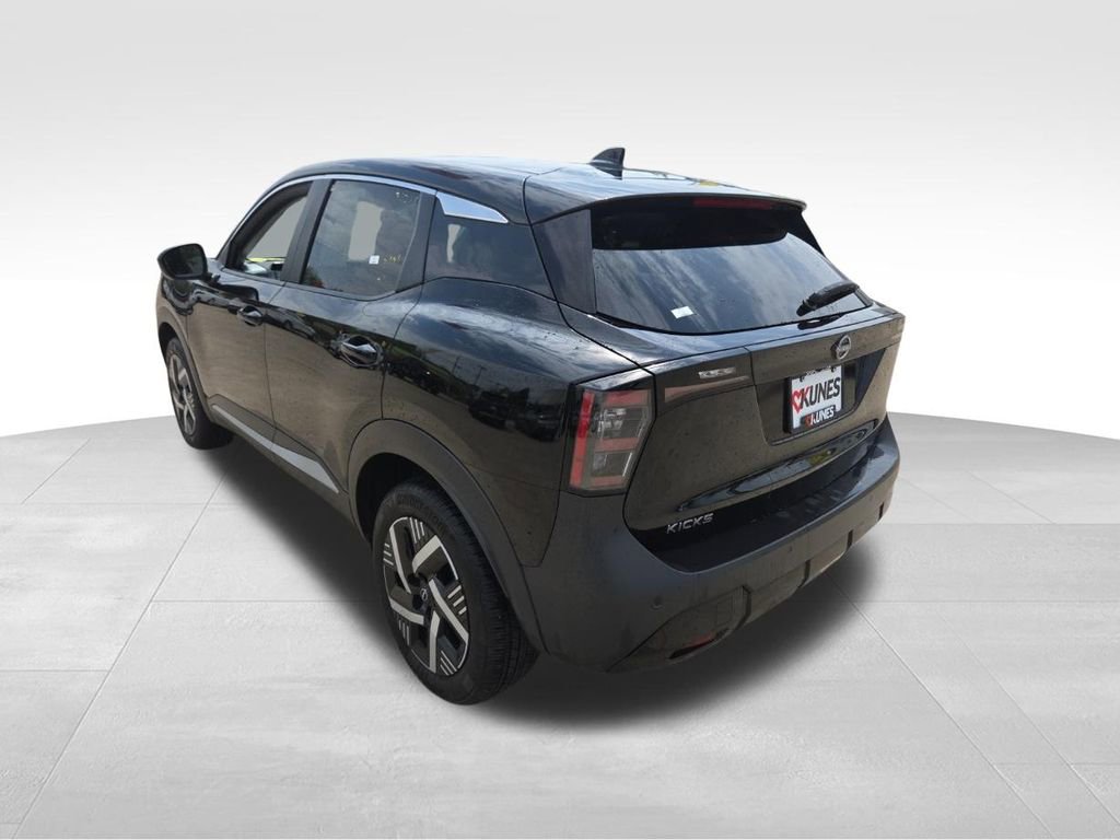 Used 2025 Nissan Kicks SV FWD image 8