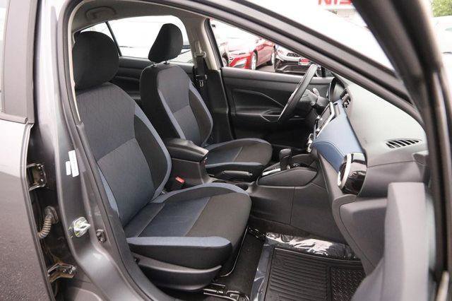 Used 2025 Nissan Versa SV FWD image 43