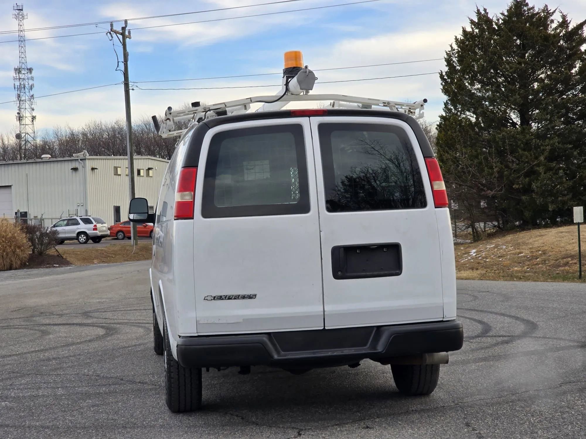 Used 2009 Chevrolet Express 2500 image 11