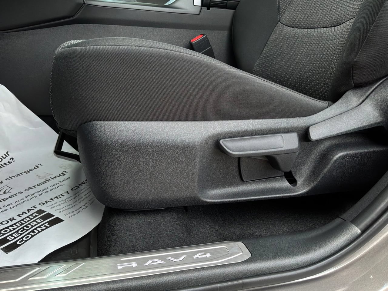 Used 2026 Toyota RAV4 LE AWD/4WD image 12