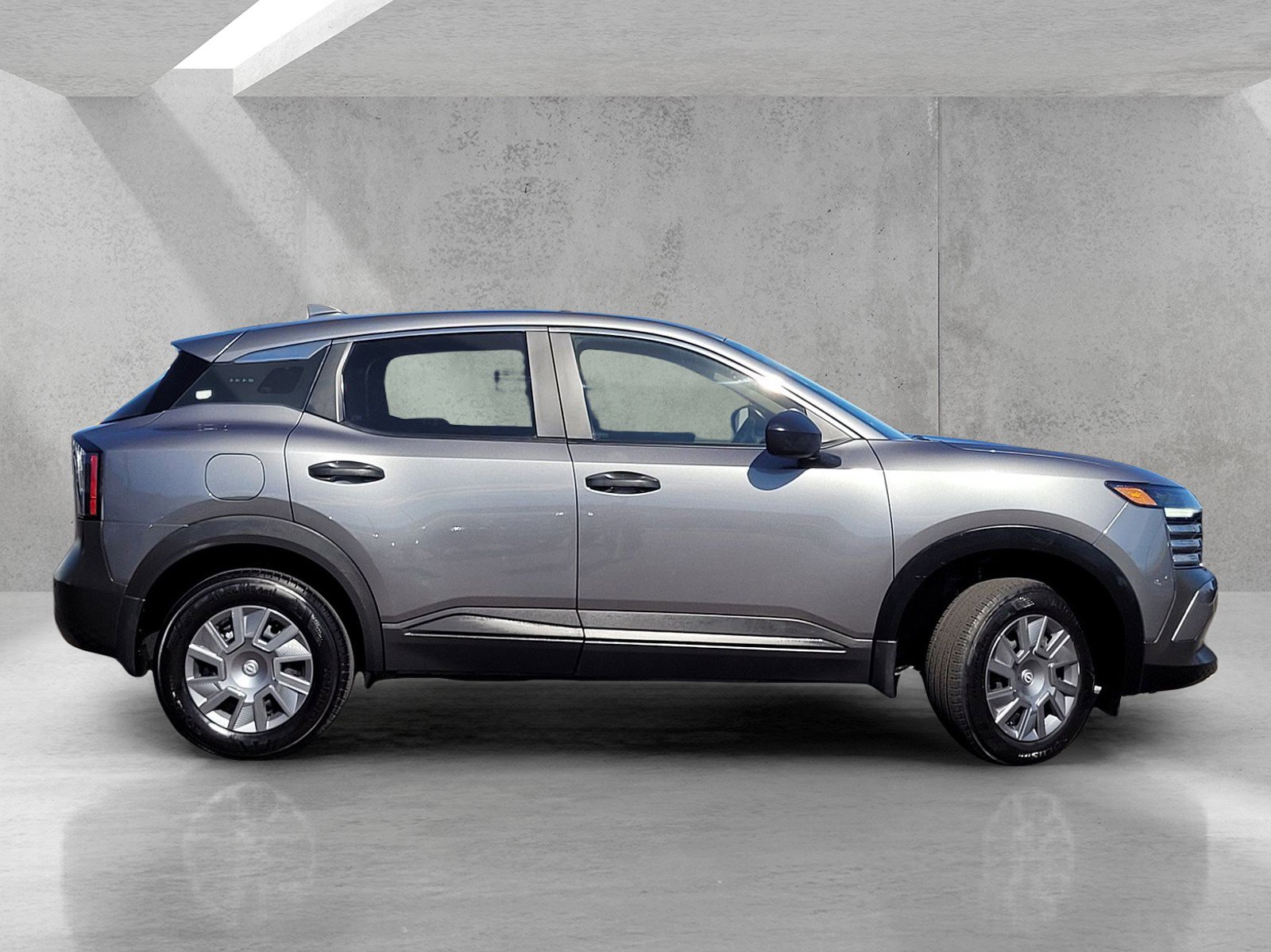 Used 2025 Nissan Kicks S image 3