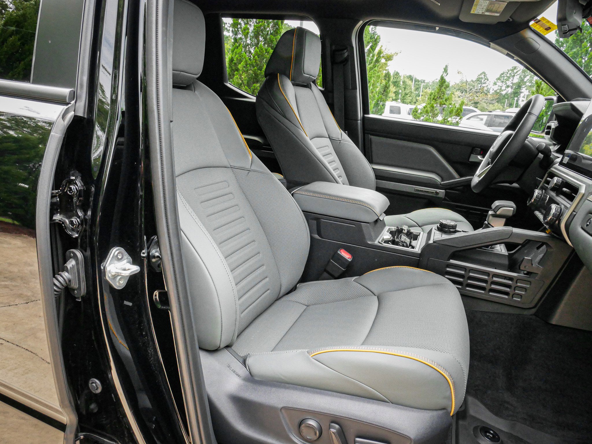 Used 2024 Toyota Tacoma 4x4 Double Cab Hybrid image 31