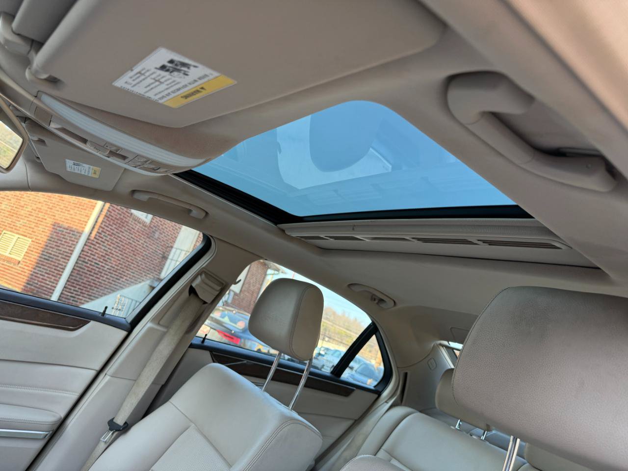 Used 2014 Mercedes-Benz E 350 4MATIC Sedan image 25