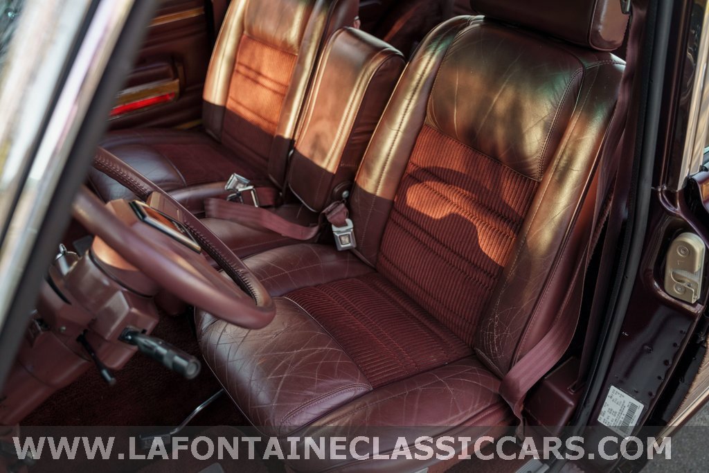 Used 1991 Jeep Grand Wagoneer Base image 7