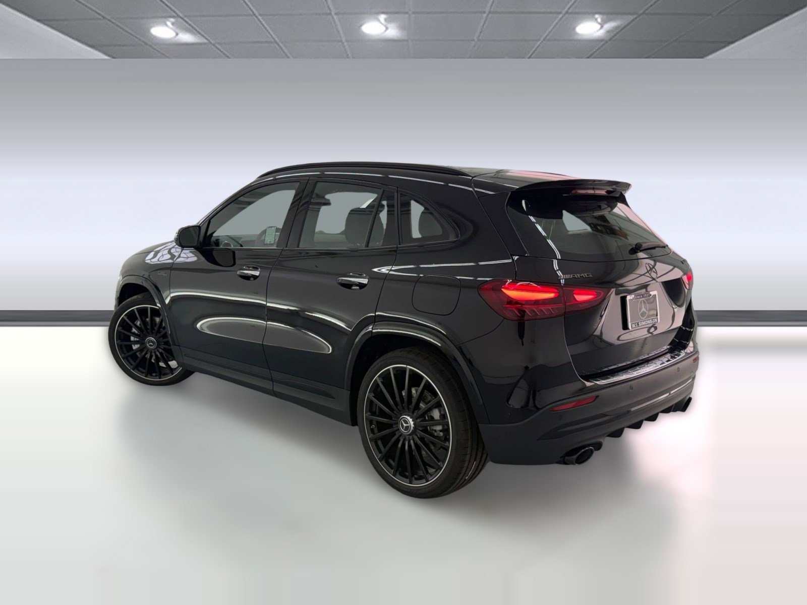 New 2026 Mercedes-Benz GLA 35 AMG 4MATIC image 3