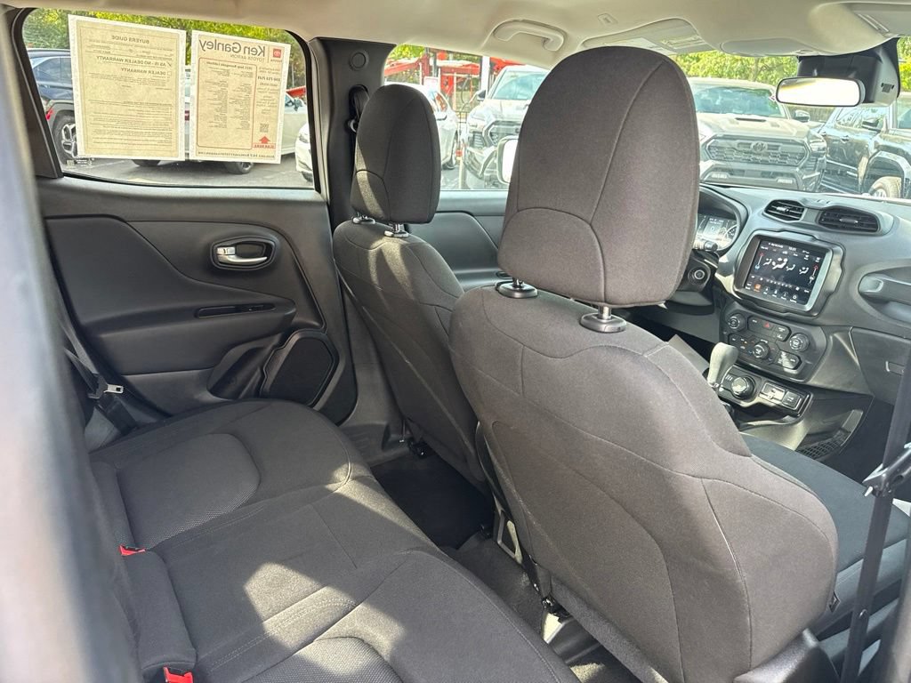 Used 2023 Jeep Renegade Latitude AWD/4WD image 33