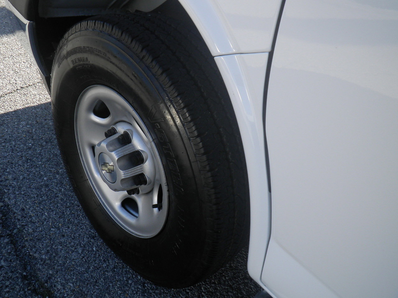 Used 2024 Chevrolet Express 2500 w/ Driver Convenience Package image 13