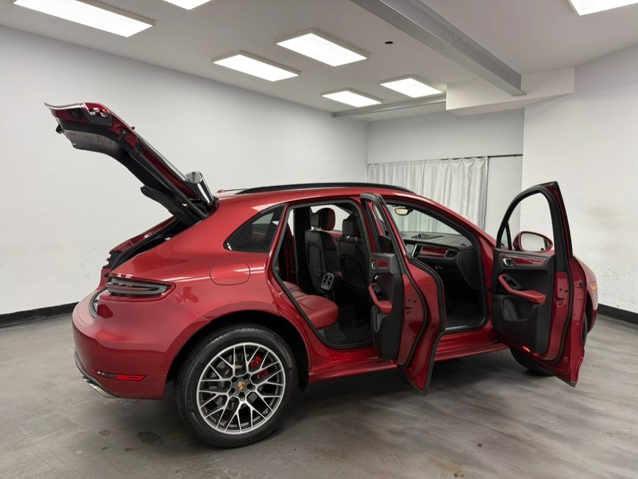 Used 2015 Porsche Macan Turbo w/ Premium Package Plus AWD/4WD image 35