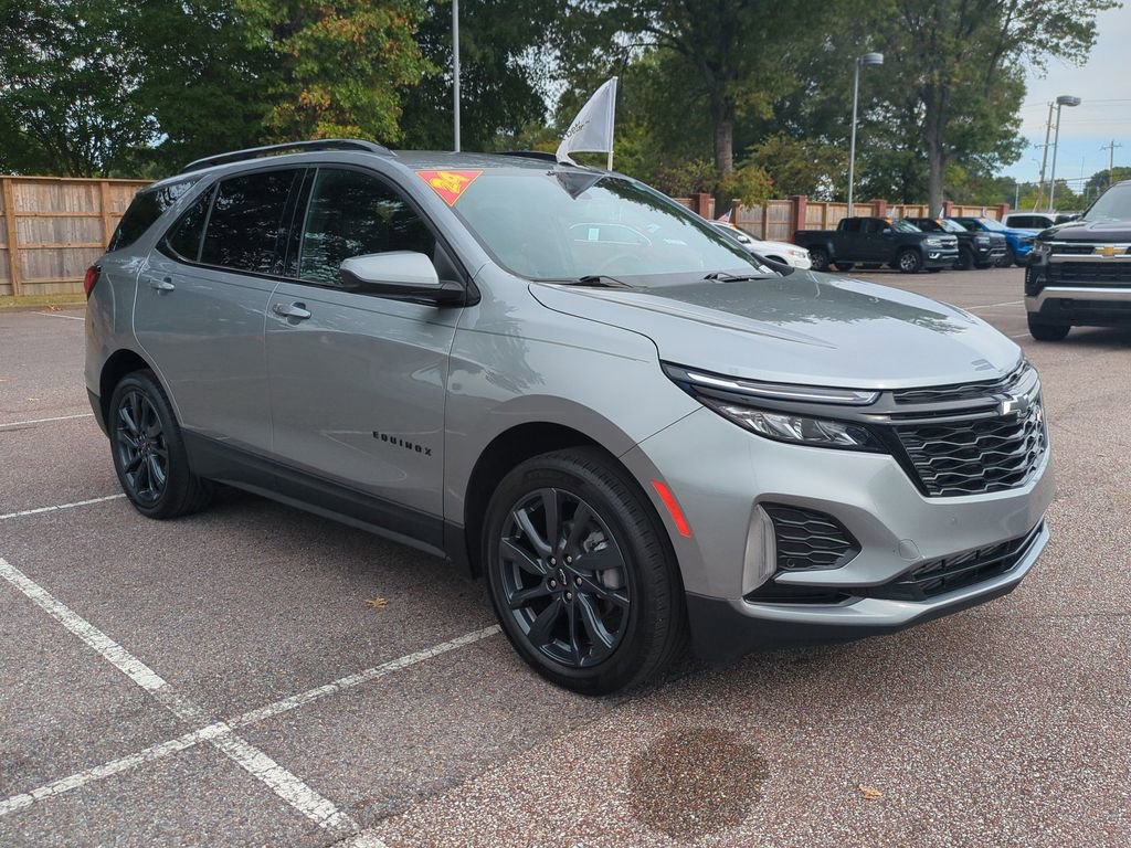 Used 2024 Chevrolet Equinox RS image 2