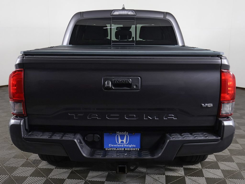 Used 2018 Toyota Tacoma TRD Sport AWD/4WD image 10