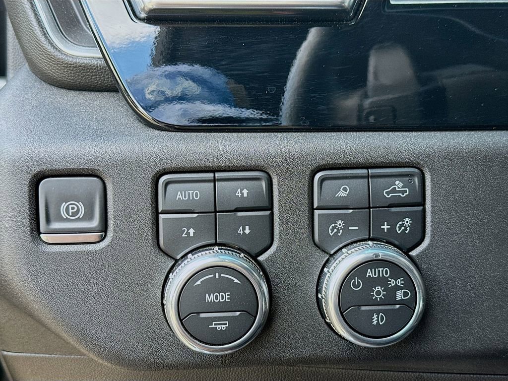 Used 2026 GMC Sierra 1500 SLT AWD/4WD image 21