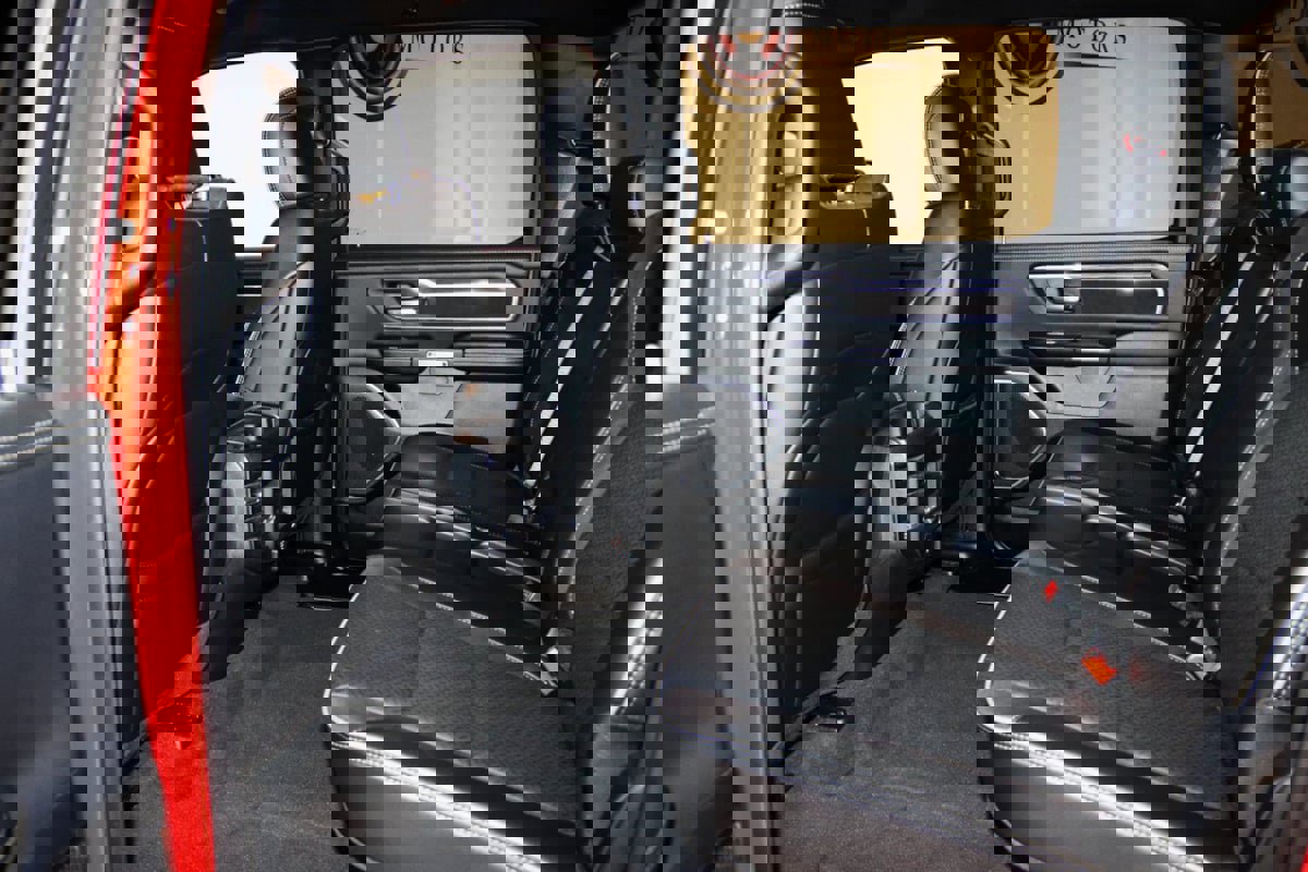 Used 2024 RAM 1500 Laramie image 33