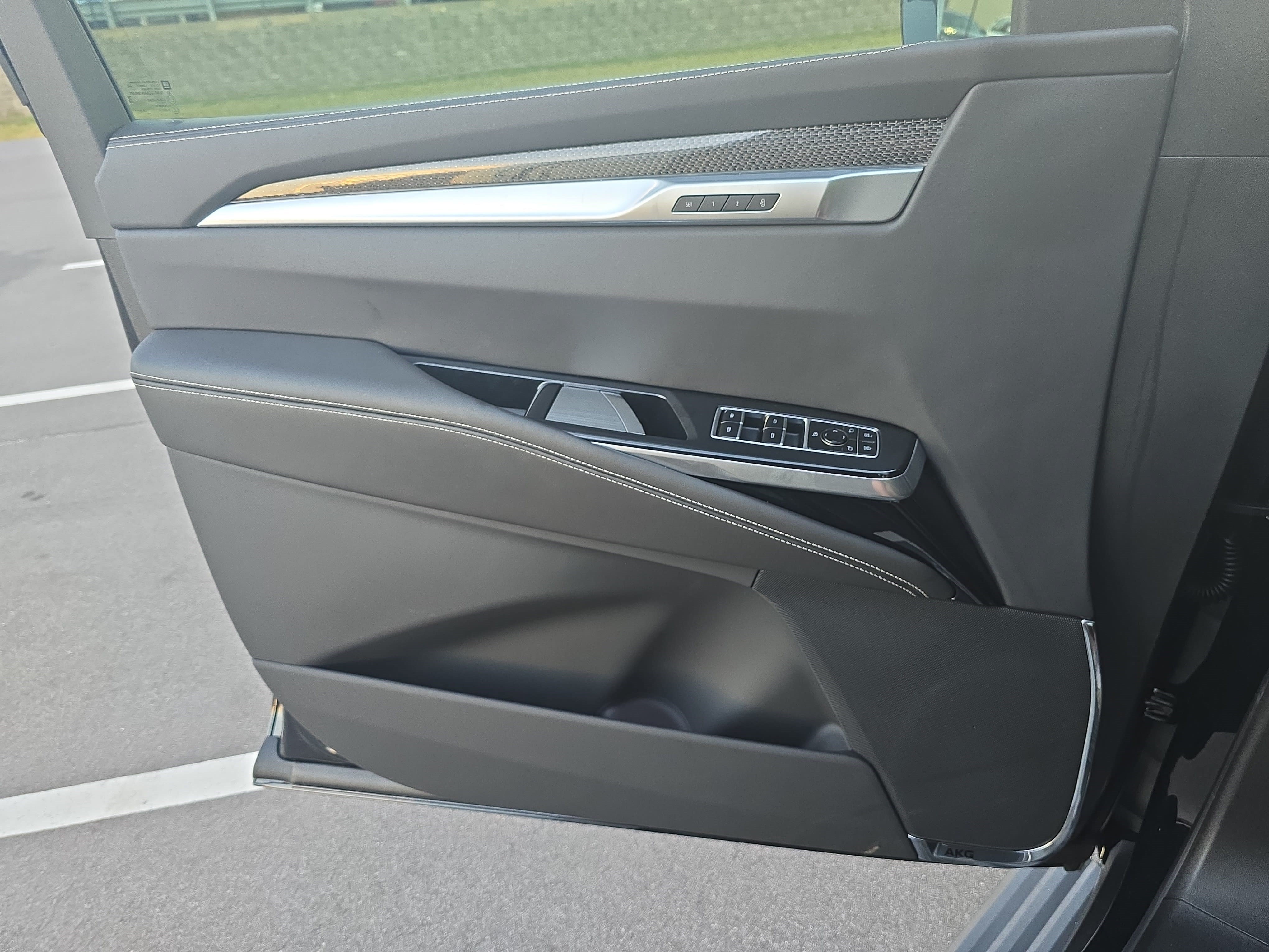 Certified 2026 Cadillac Escalade V AWD/4WD image 28