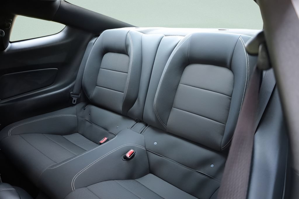 Used 2015 Ford Mustang Coupe RWD image 19