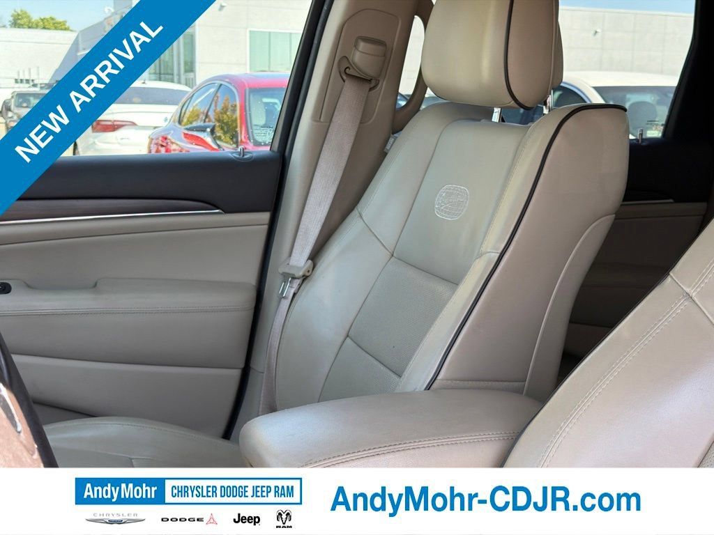 Used 2017 Jeep Grand Cherokee Overland AWD/4WD image 12