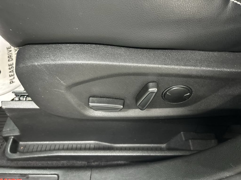 Used 2024 Ford Edge ST w/ Equipment Group 401A AWD/4WD image 10