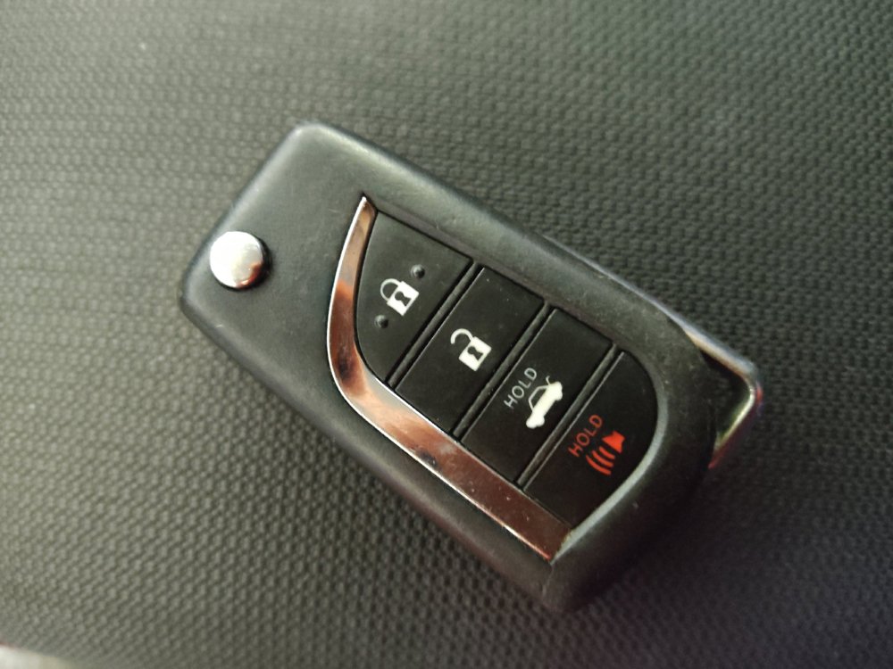 Used 2021 Toyota Corolla LE image 32