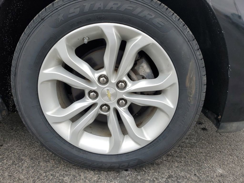 Used 2019 Chevrolet Cruze LT w/ Convenience Package image 9
