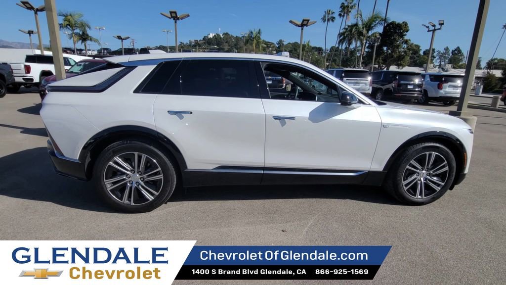 Certified 2024 Cadillac Lyriq Luxury image 9