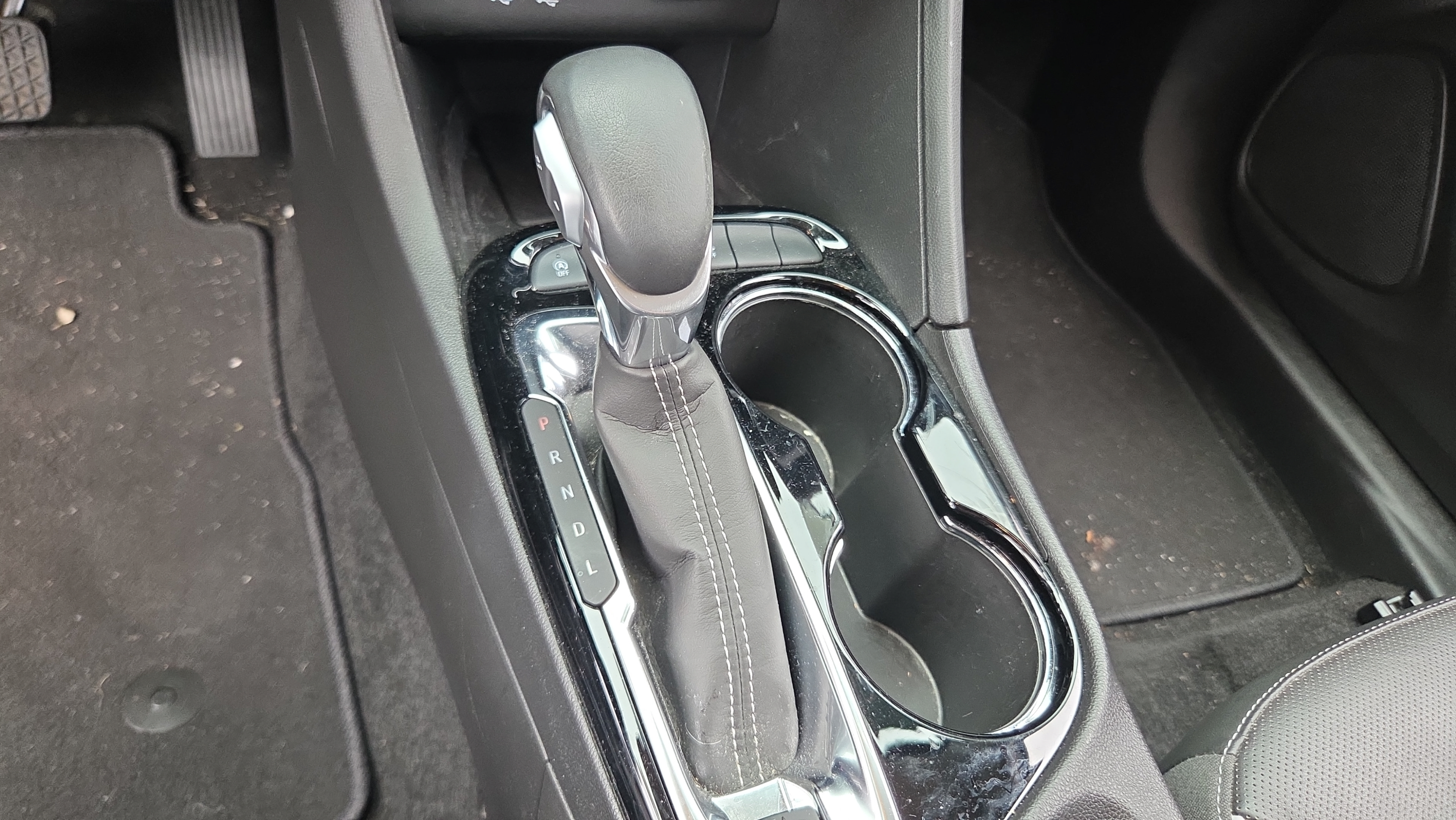 Certified 2024 Buick Encore GX Avenir FWD image 21