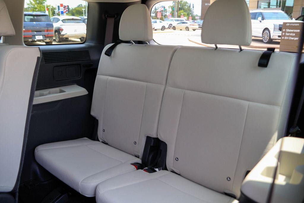 New 2026 Hyundai Santa Fe SE FWD image 11