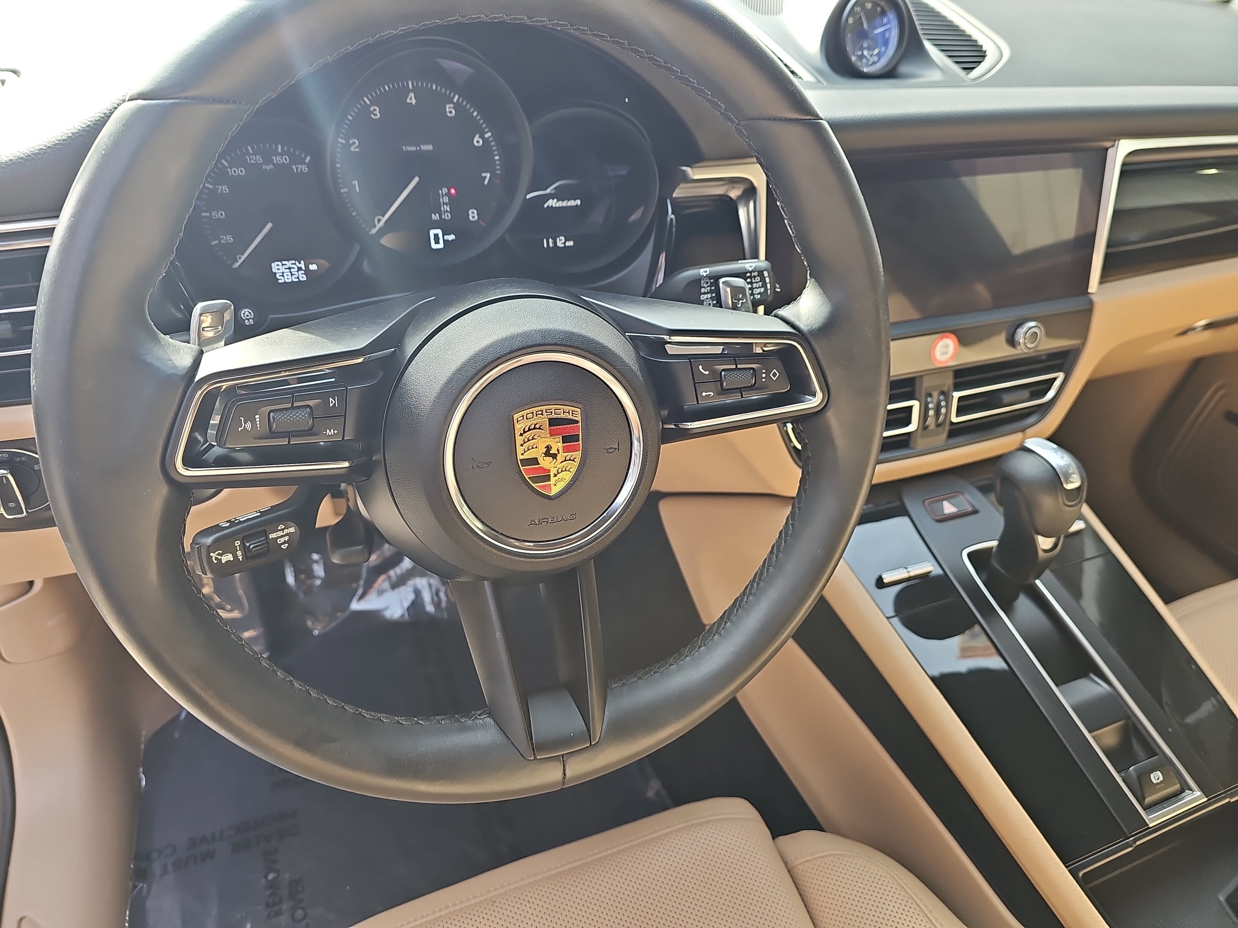 Used 2024 Porsche Macan image 17
