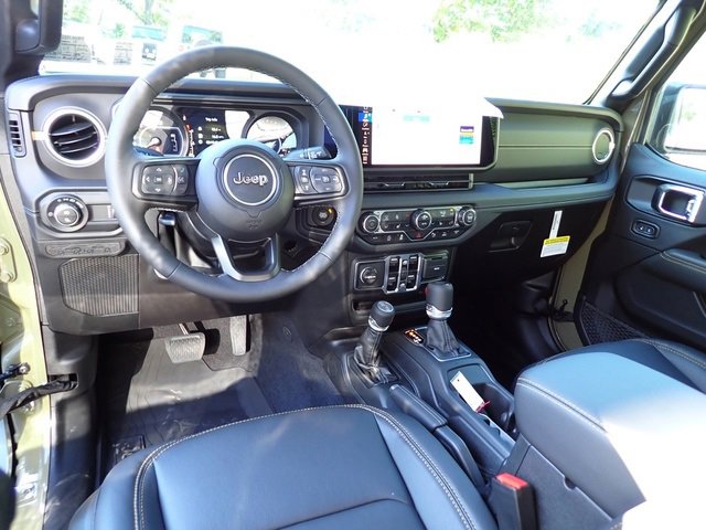 New 2025 Jeep Gladiator Sport image 12