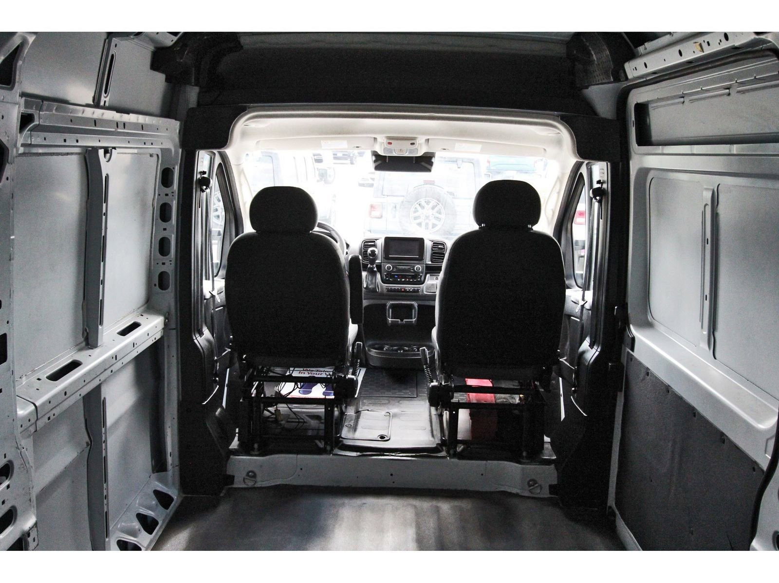 Used 2023 RAM ProMaster 2500 image 14