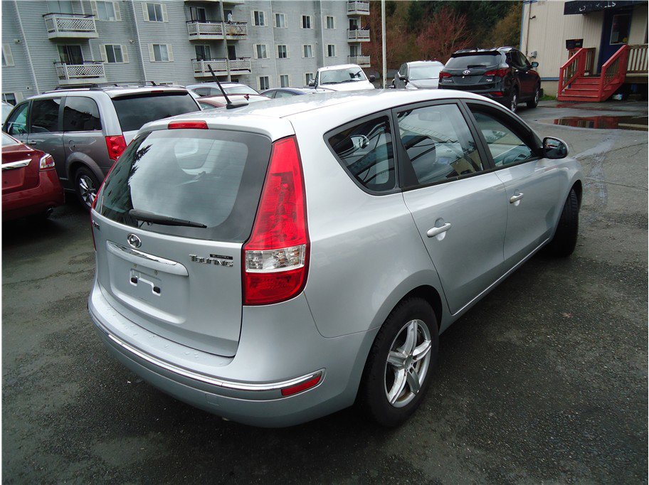 Used 2010 Hyundai Elantra GLS image 6