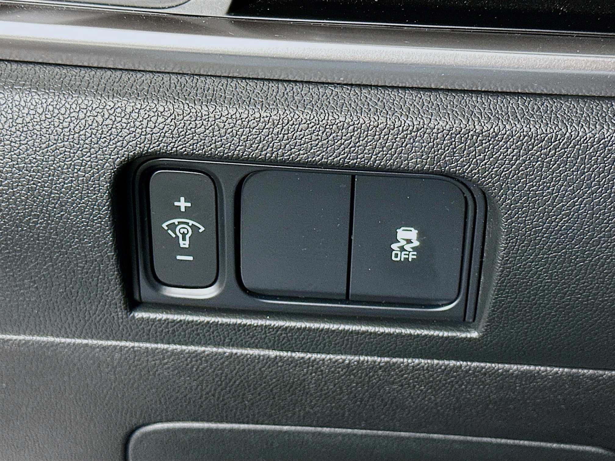 Used 2025 Kia Sorento LX FWD image 17