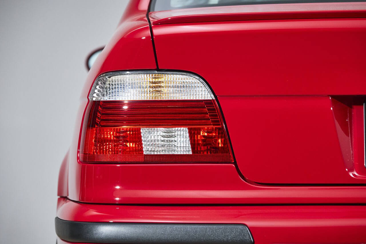 Used 2001 BMW M5 RWD image 24