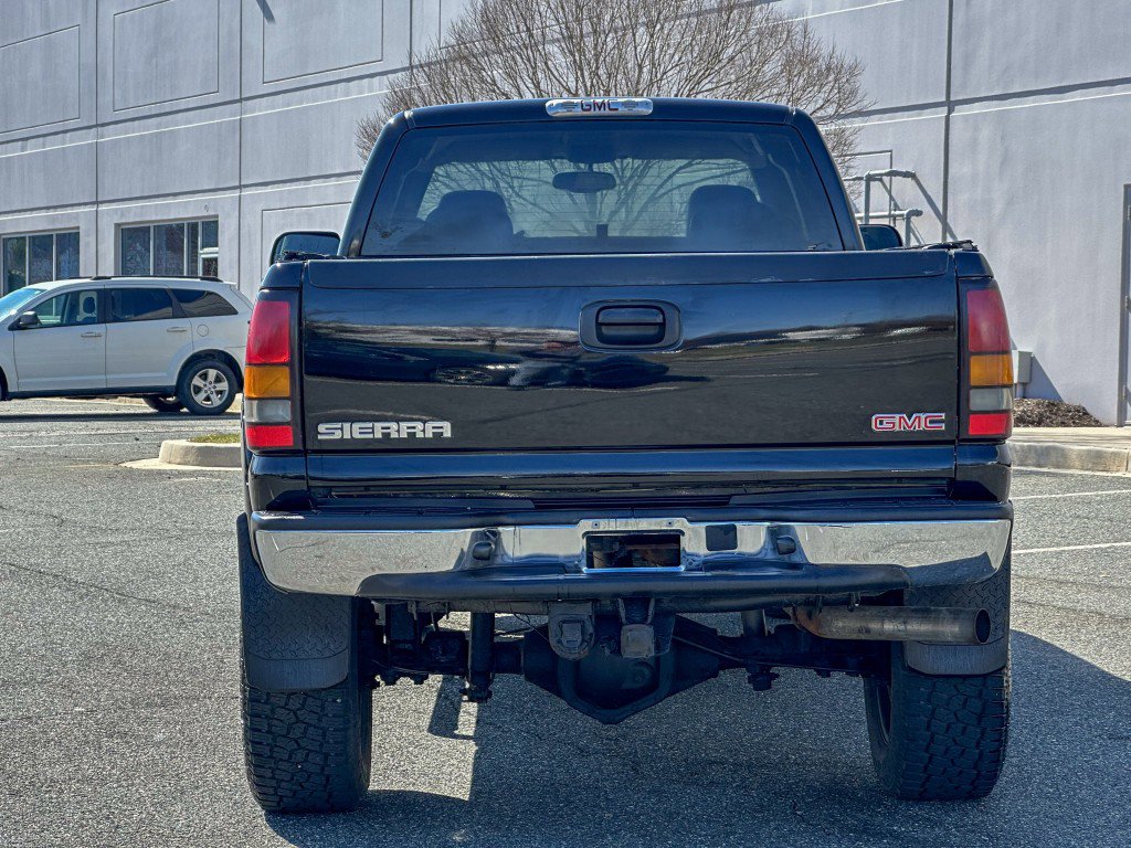 Used 2005 GMC Sierra 3500 SLT image 10