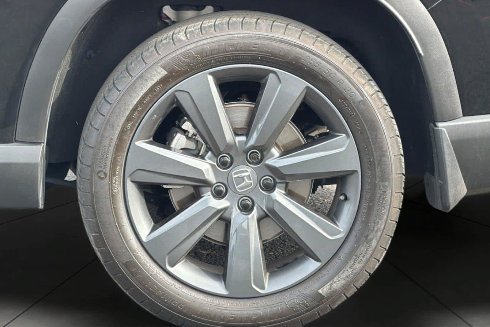 Used 2025 Honda Pilot Sport image 11
