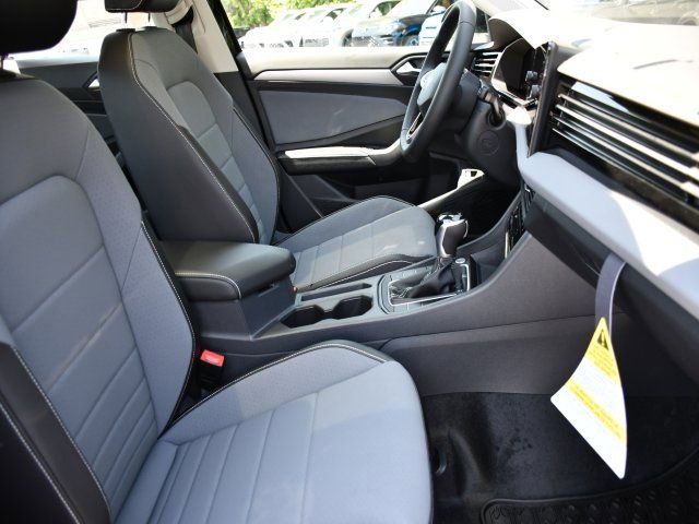 New 2026 Volkswagen Jetta SE FWD image 30