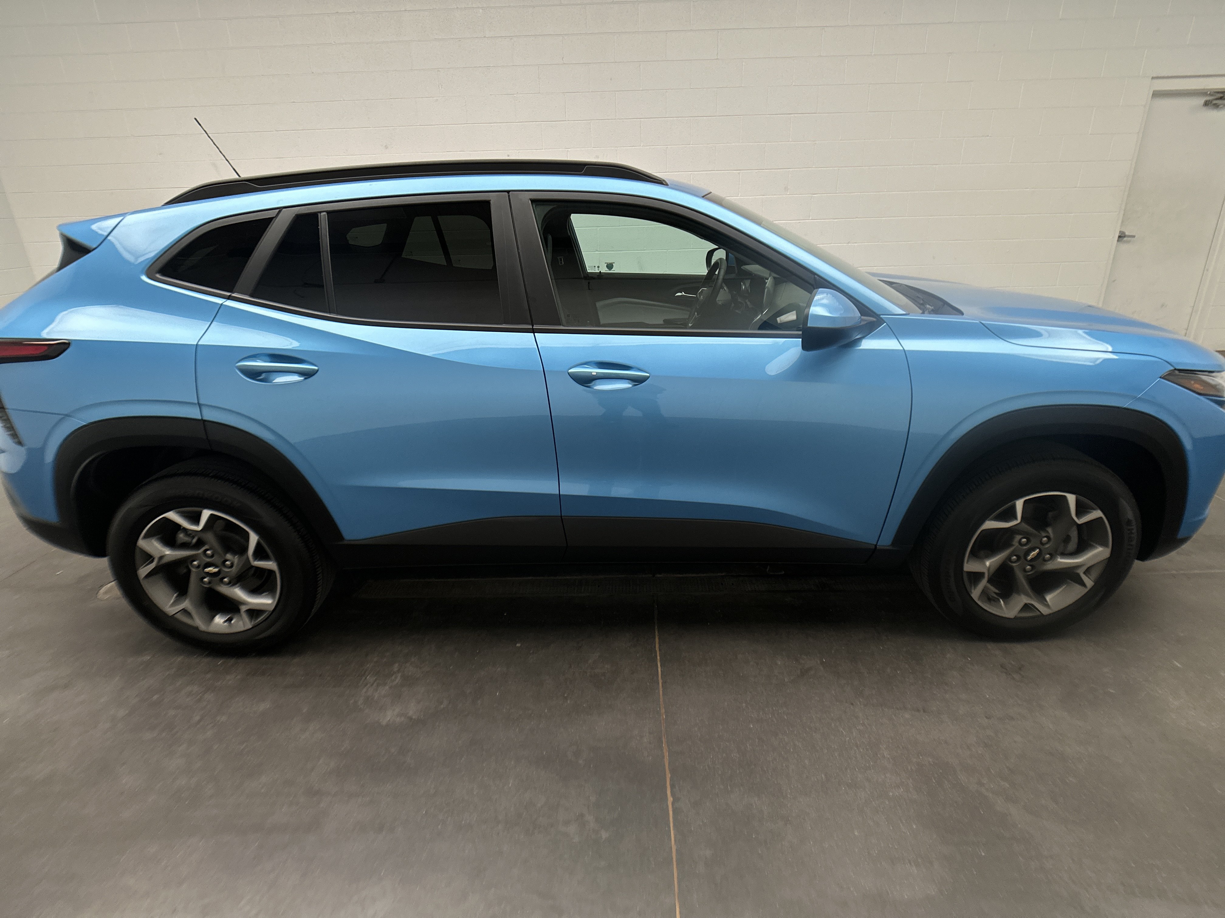 Used 2025 Chevrolet Trax LT w/ Driver Confidence Package FWD image 10