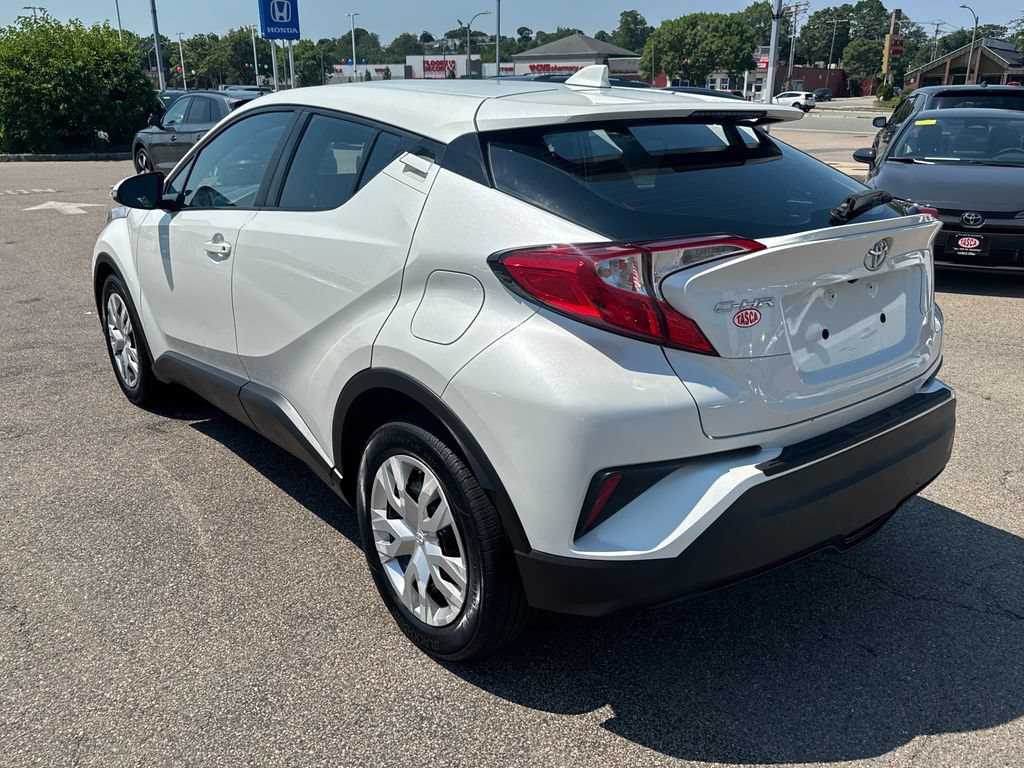 Used 2019 Toyota C-HR LE FWD image 5