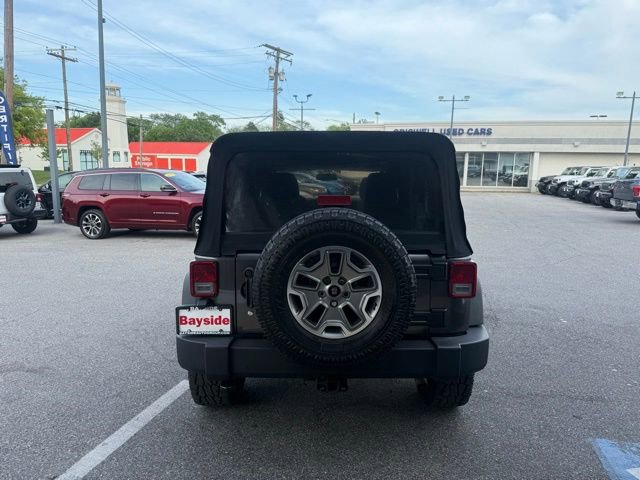 Used 2016 Jeep Wrangler Unlimited Rubicon w/ Connectivity Group AWD/4WD image 18