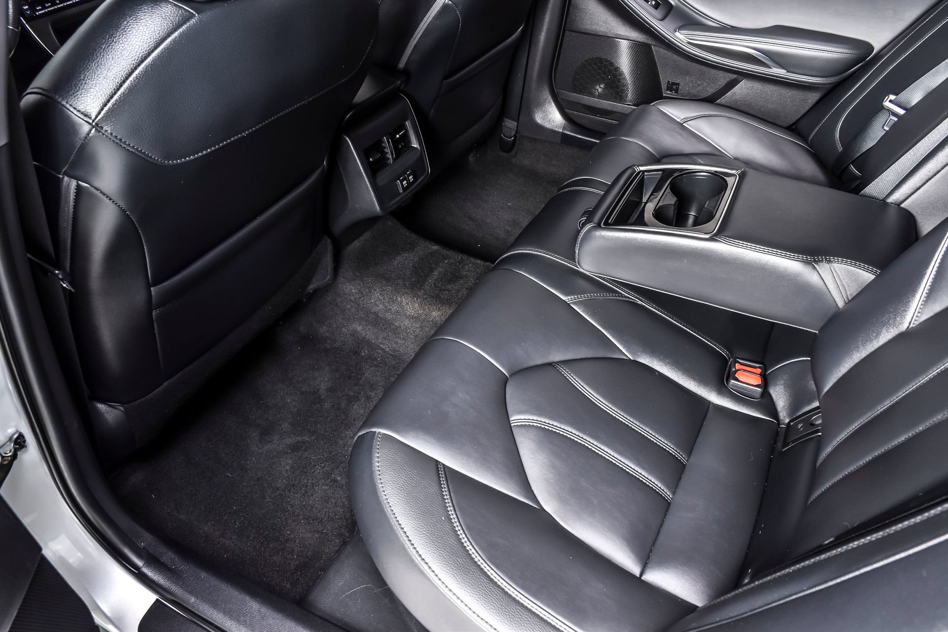 Used 2020 Toyota Avalon XLE w/ Moonroof Package FWD image 20