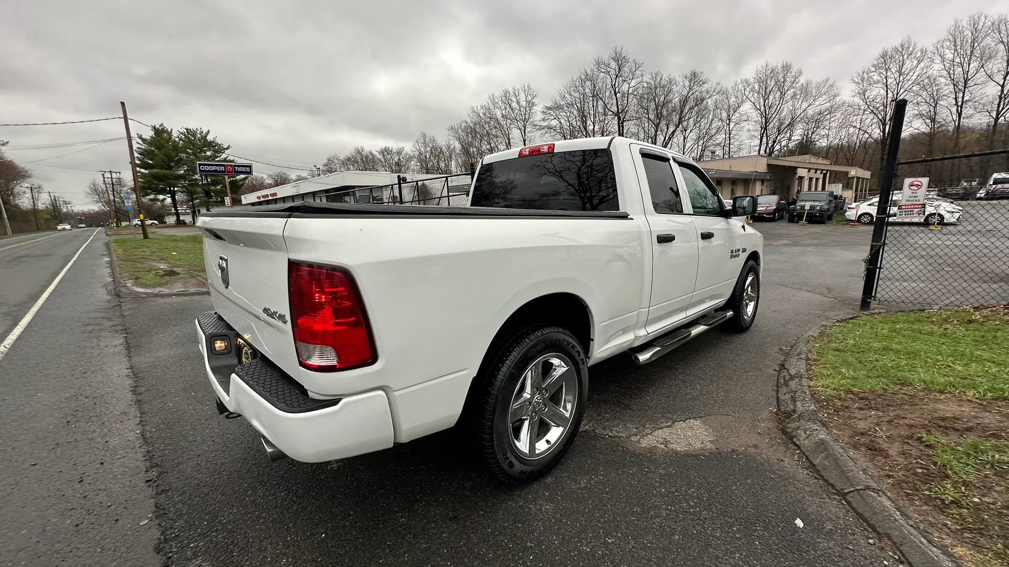 Used 2017 RAM 1500 Express image 5