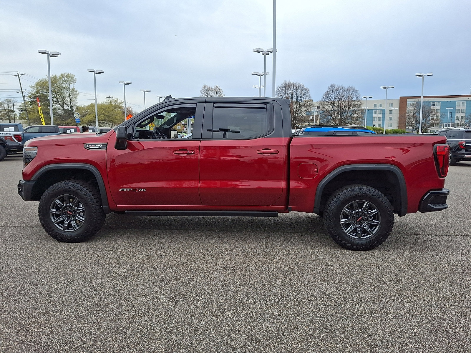 Used 2024 GMC Sierra 1500 AT4X image 6