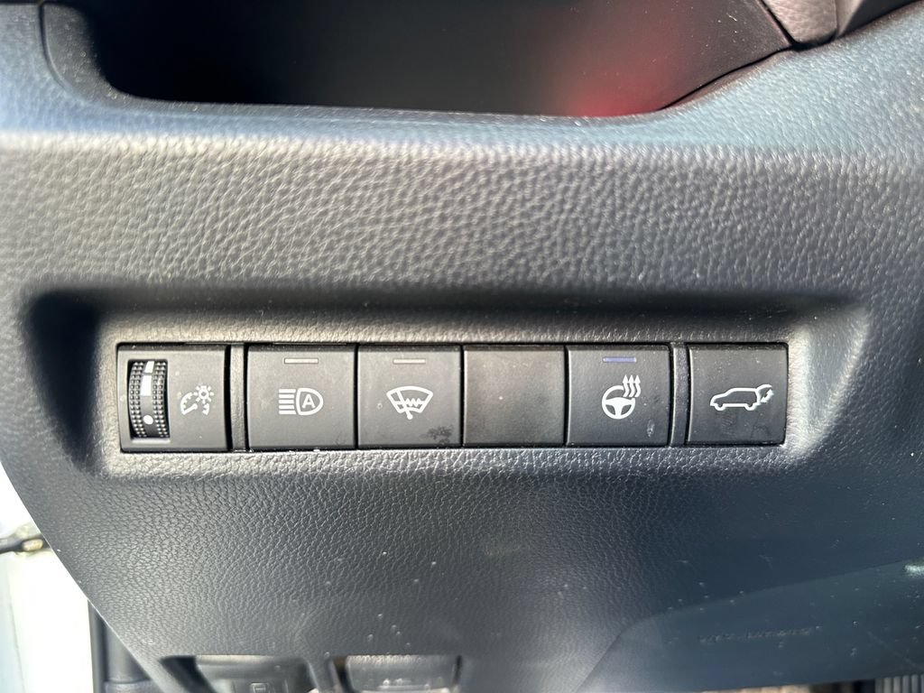 Used 2022 Toyota RAV4 XLE w/ Convenience Package AWD/4WD image 25