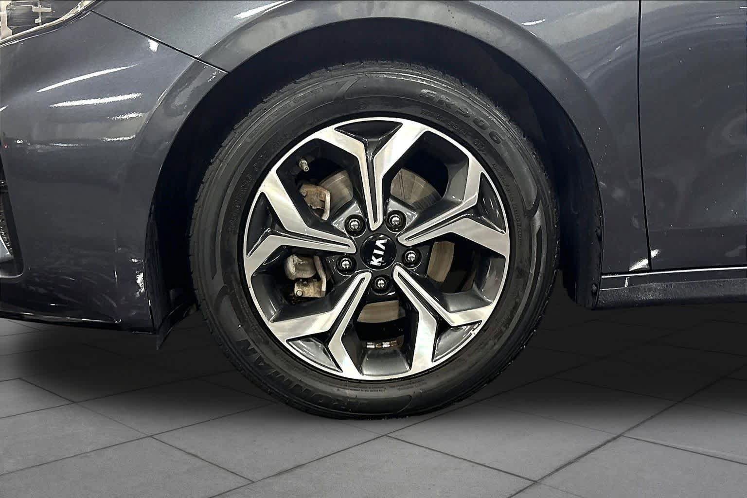 Used 2021 Kia Forte LXS FWD image 11
