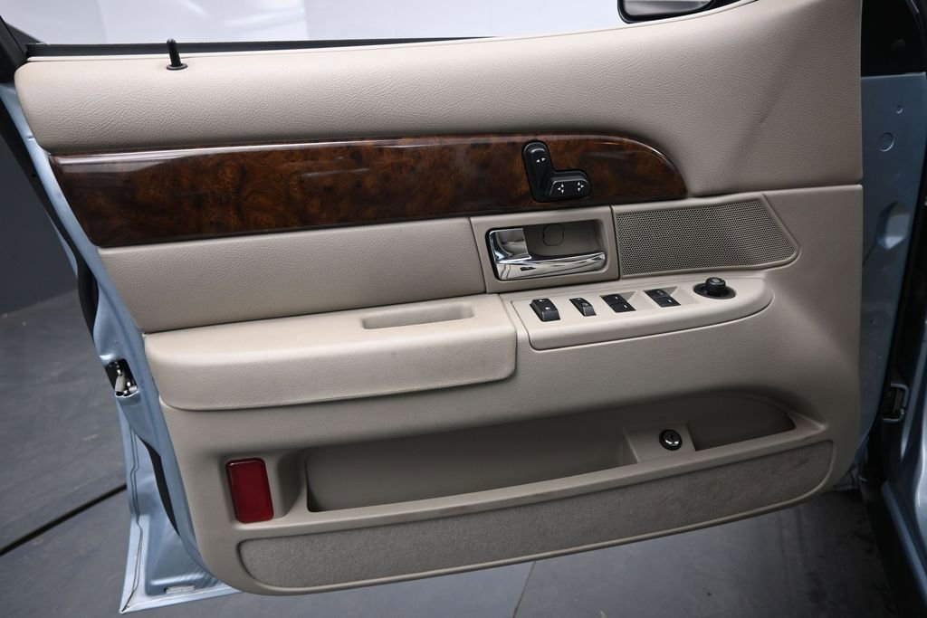 Used 2009 Mercury Grand Marquis LS RWD image 18