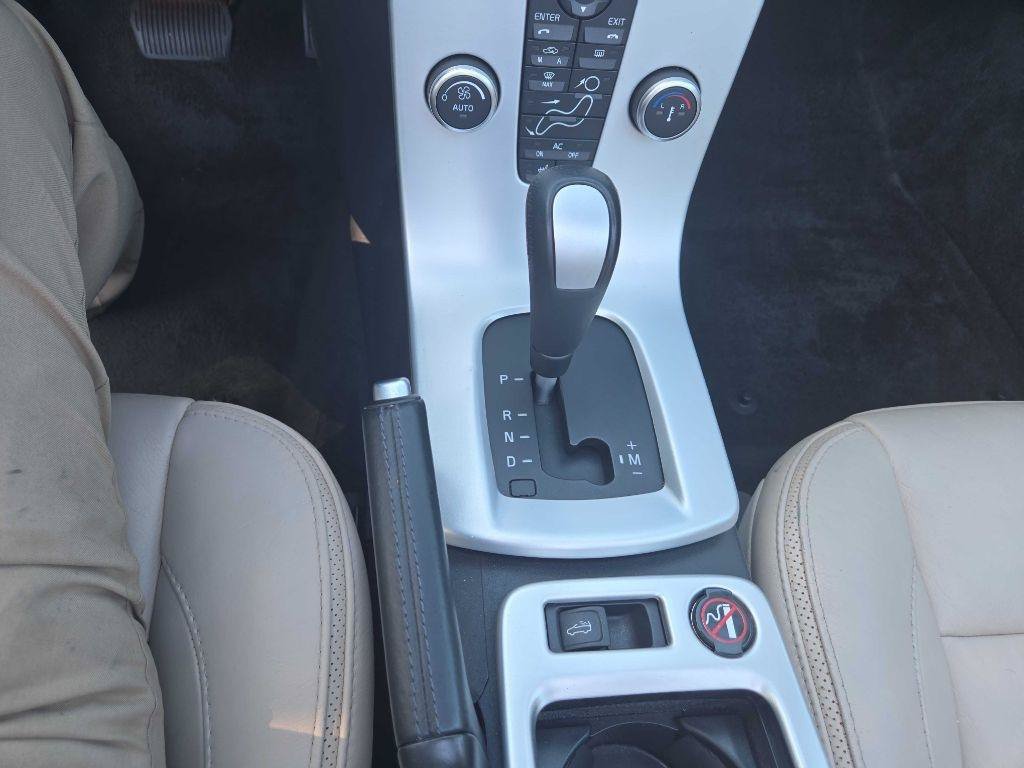 Used 2012 Volvo C70 T5 w/ Climate Pkg FWD image 19