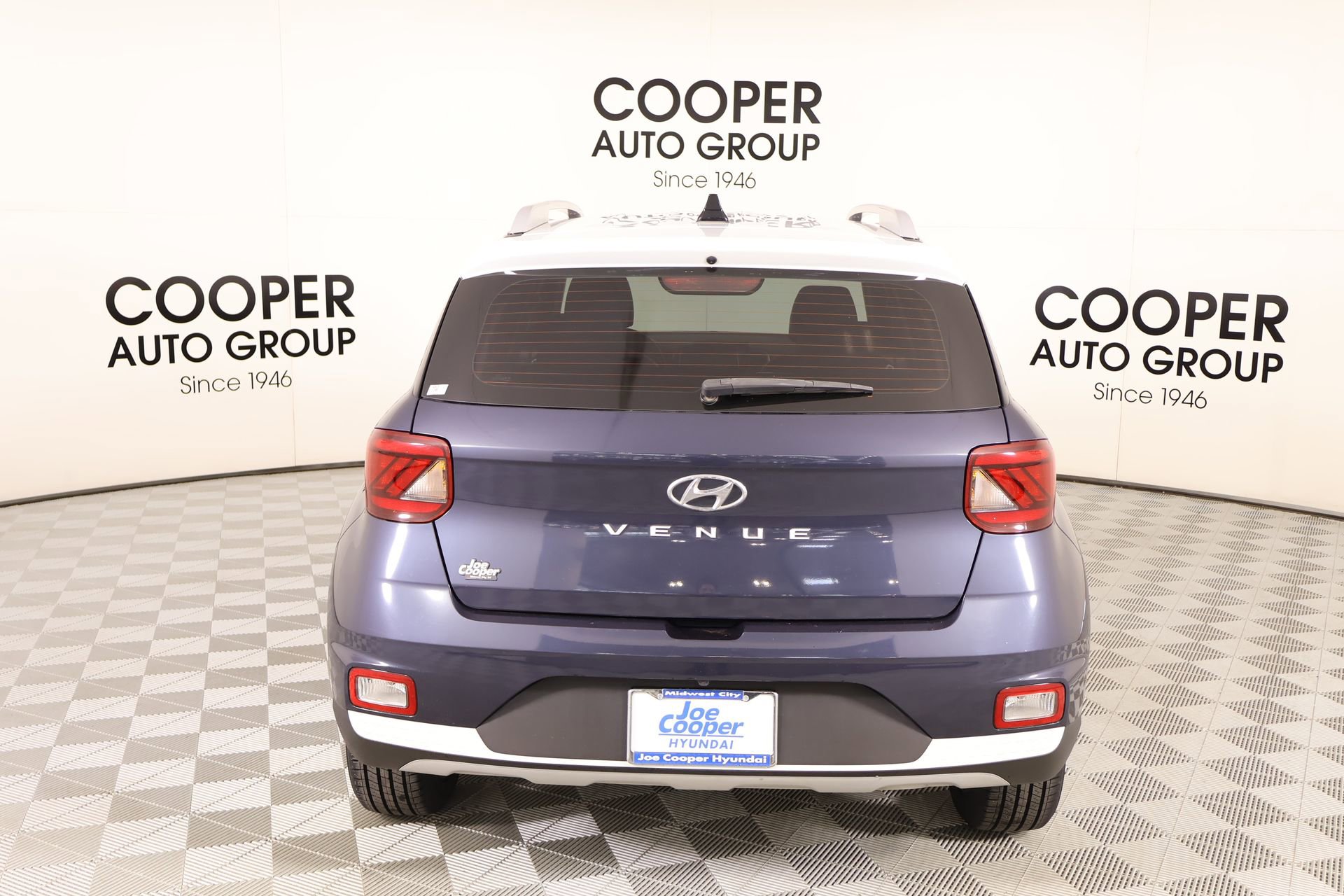 Used 2022 Hyundai Venue Limited image 22