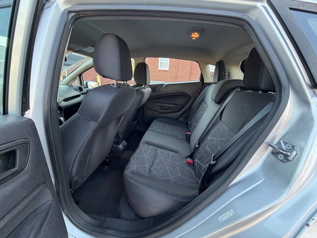 Used 2013 Ford Fiesta SE image 13