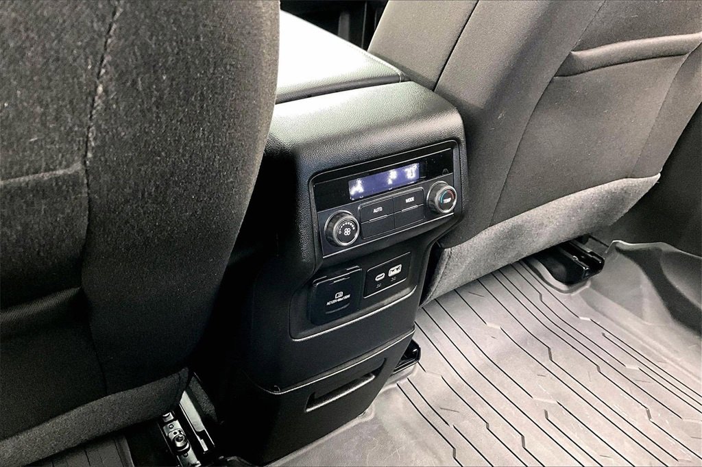 Used 2023 GMC Acadia SLE w/ Driver Convenience Package image 34