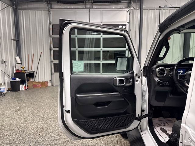 Used 2019 Jeep Wrangler Unlimited Sahara image 7