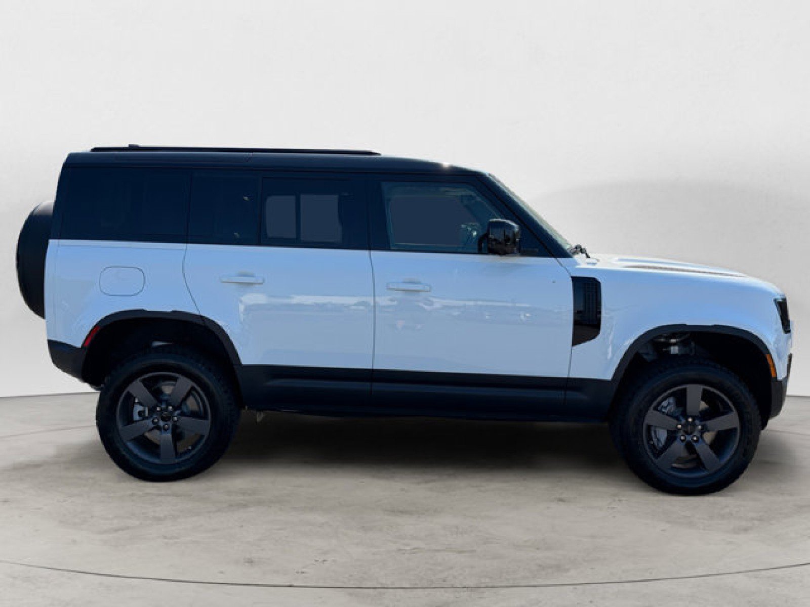 New 2026 Land Rover Defender 110 S AWD/4WD image 3